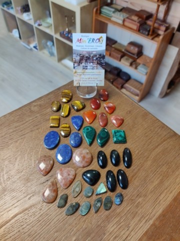 Cabochons en pierres naturelles